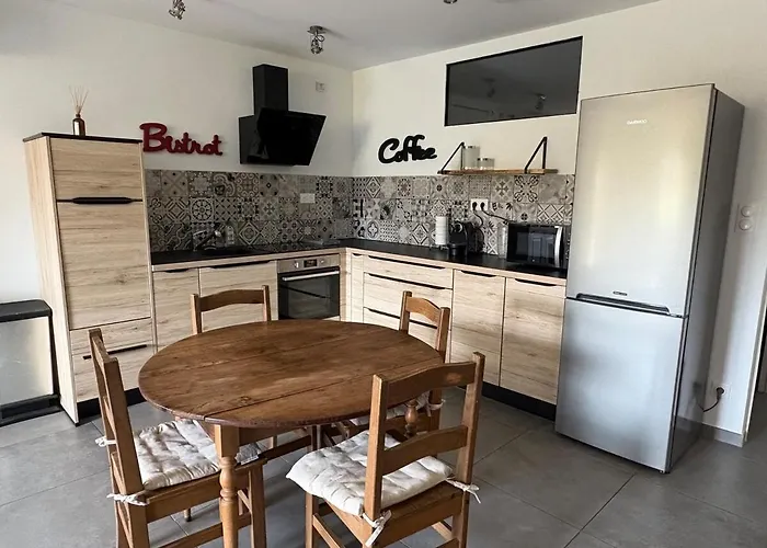 Bas De 80m2 Secteur Ajaccio * Tavaco